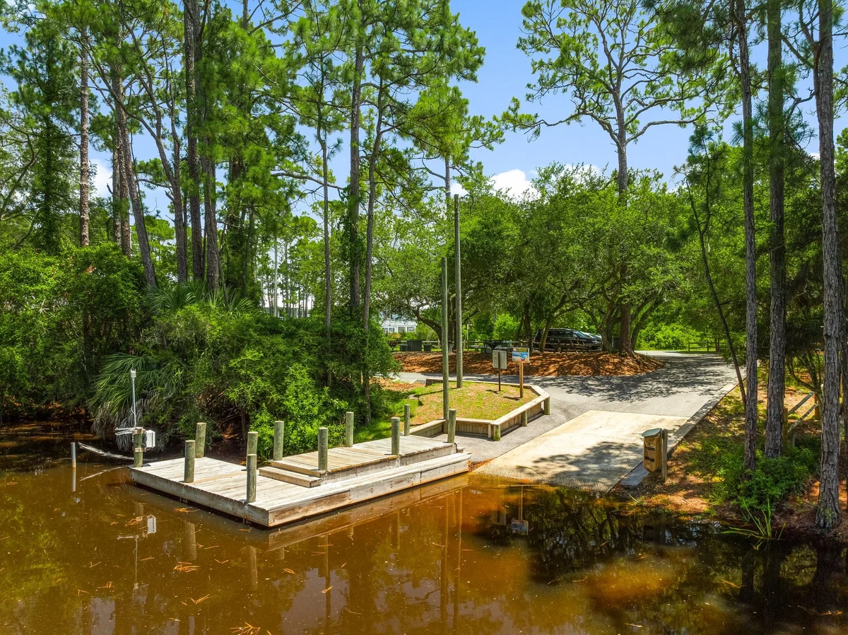 Elegance on Eastern Lake #115