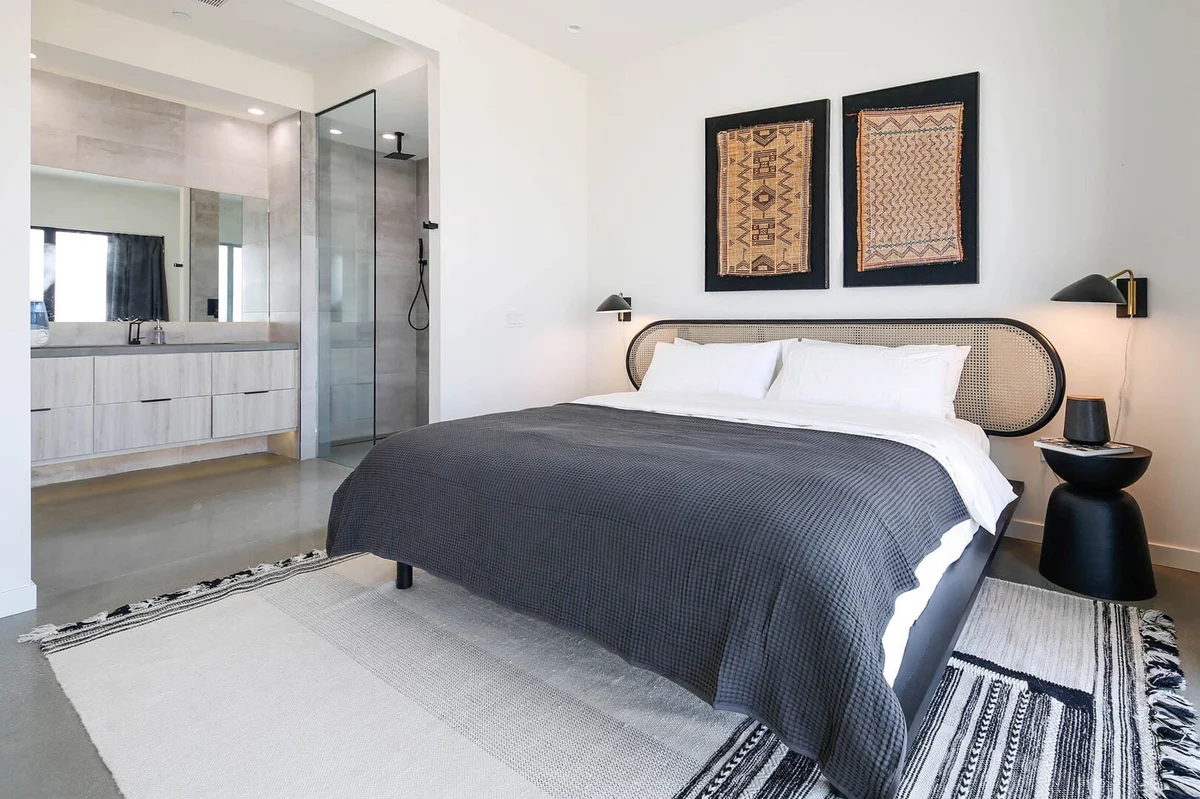 Onaga 2B - White Casita #67