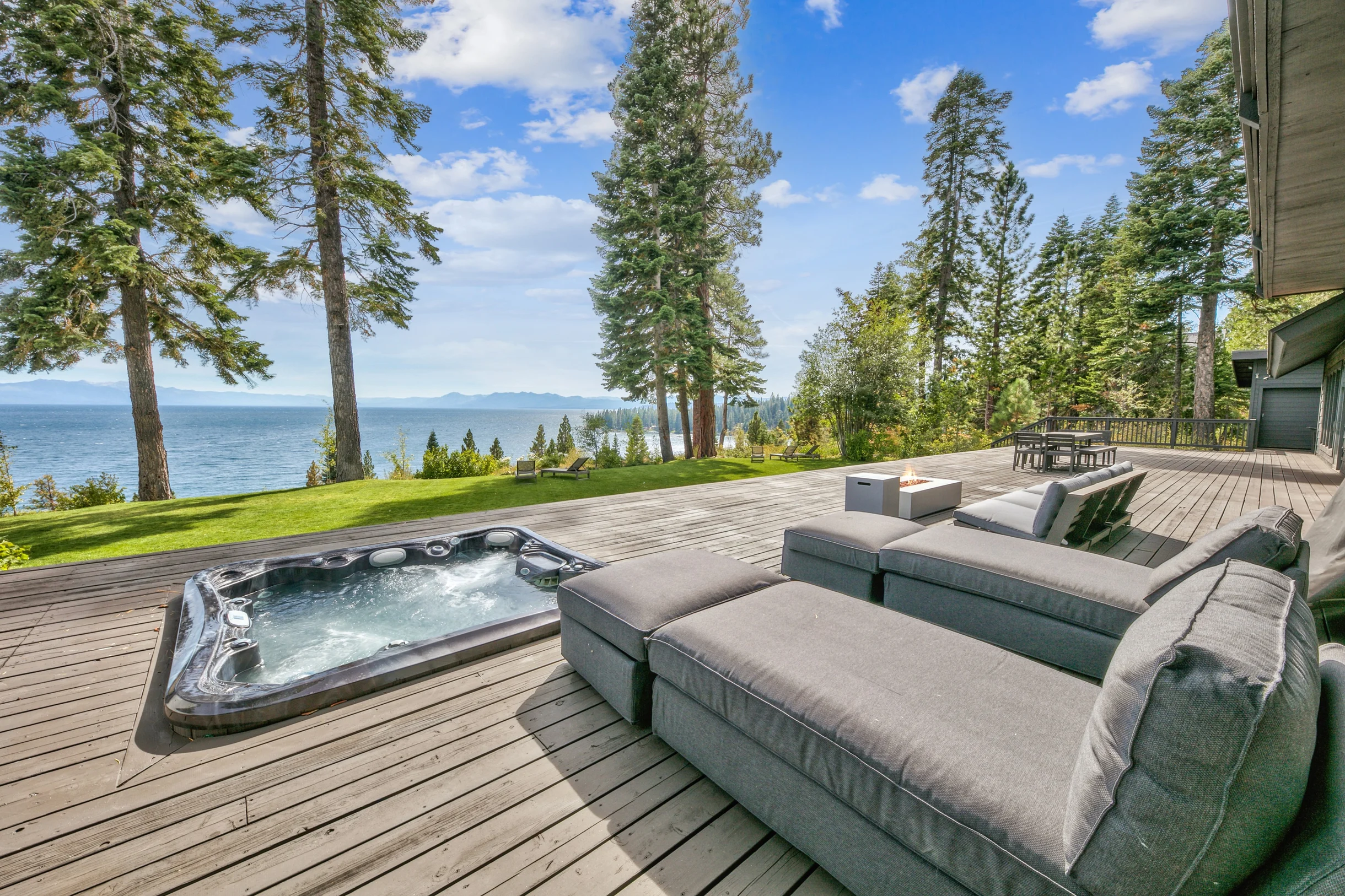 LUXE02 Villa Bella North Lake #59