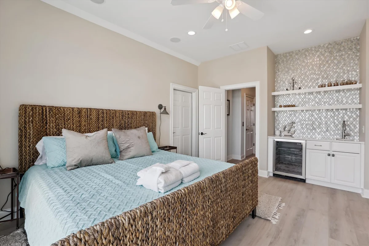 7 Singleton Beach Place #99