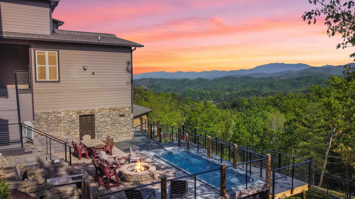 Bluff Mountain Splash #118