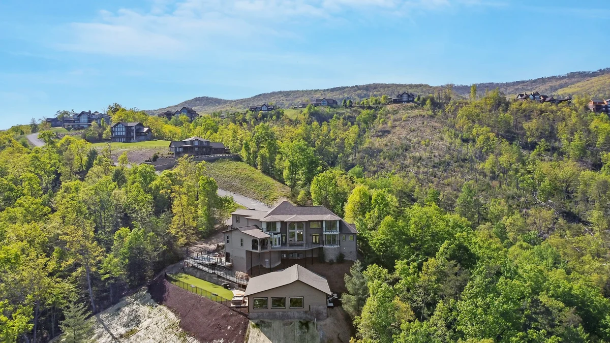 Bluff Mountain Splash #136