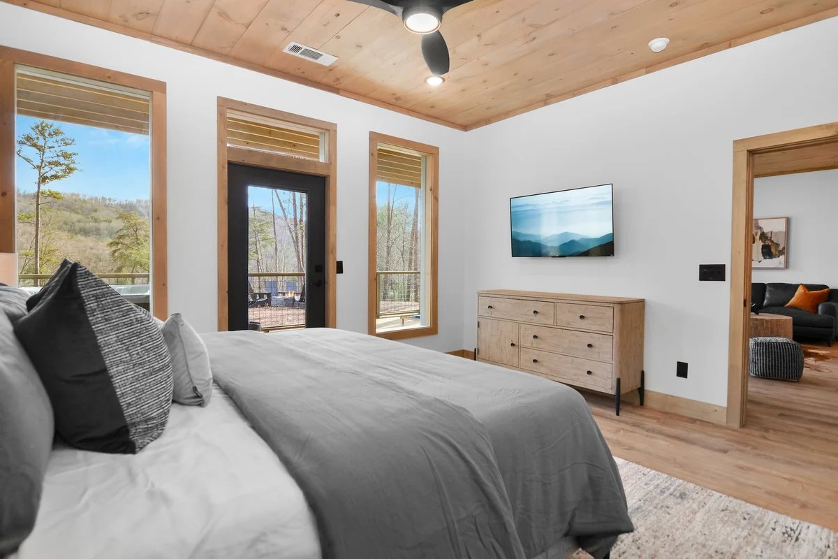 Weaver Creek Lodge #111