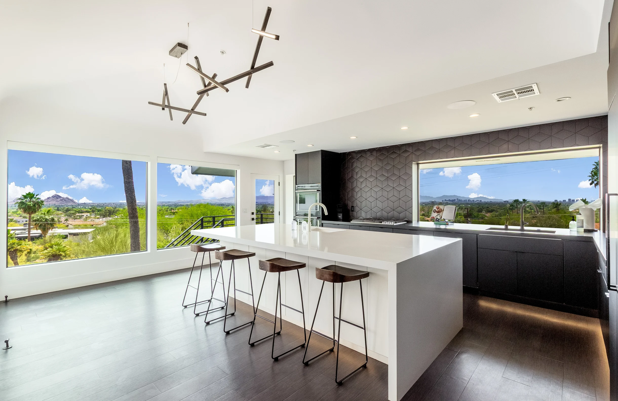 Manor on Valle Vista #201