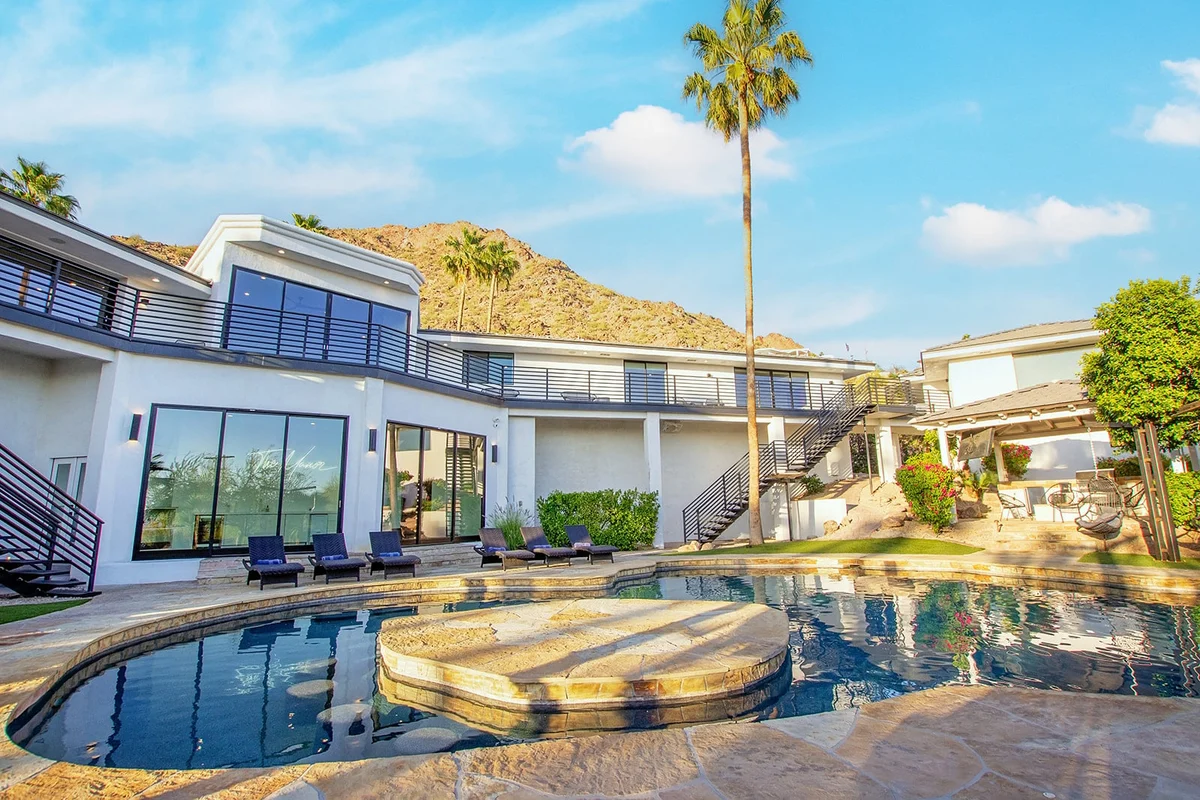 Manor on Valle Vista #231