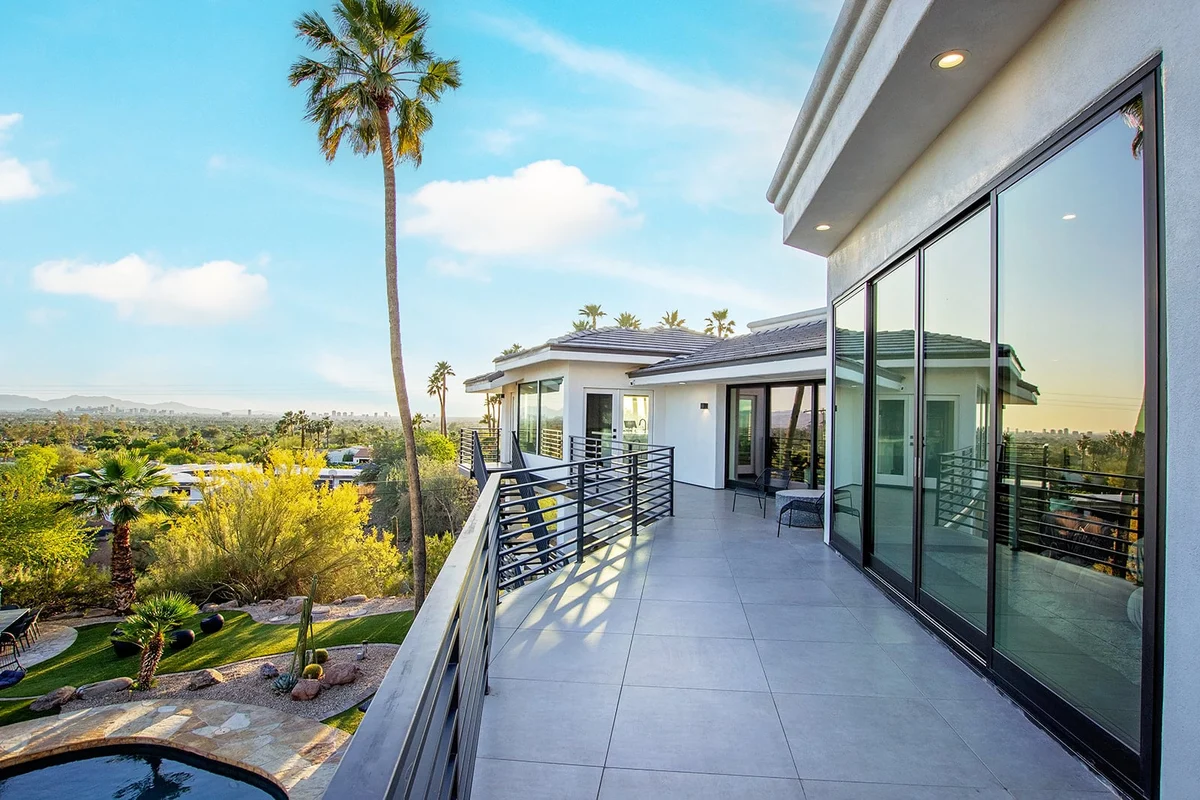 Manor on Valle Vista #256
