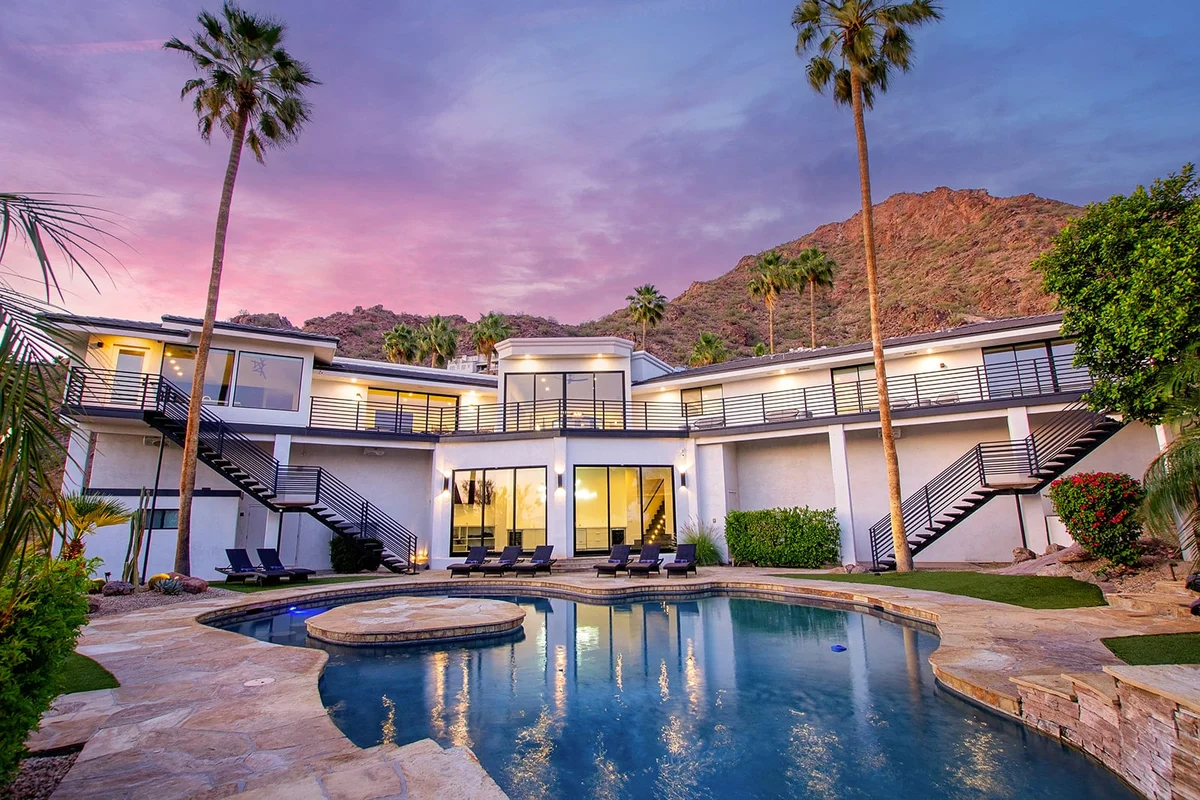 Manor on Valle Vista #228