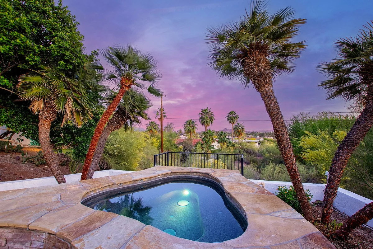 Manor on Valle Vista #240