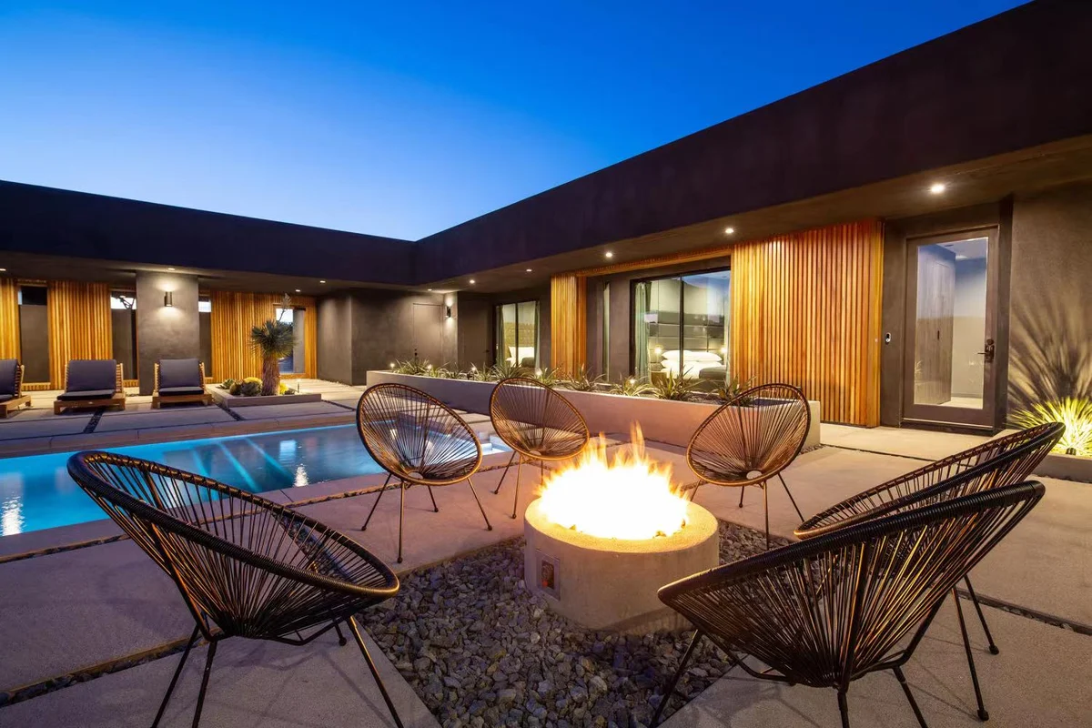 Warren Vista 2 - Black C-House #39