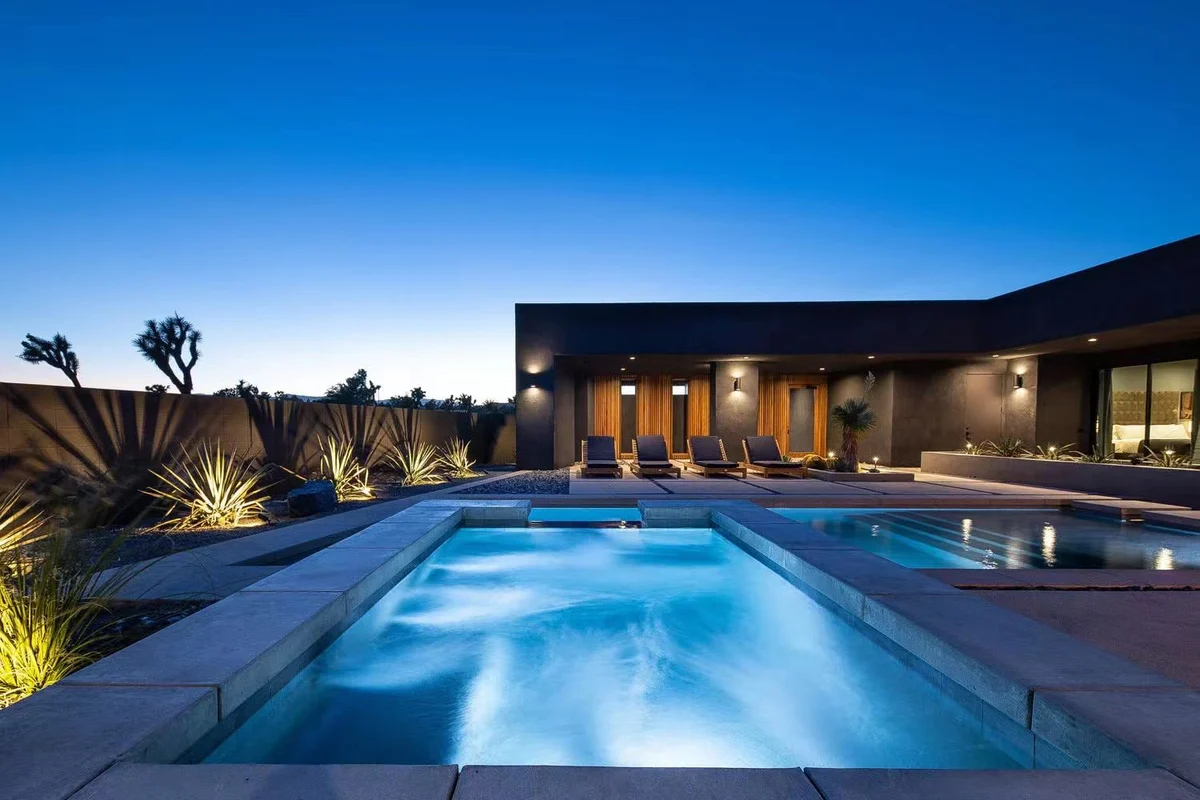 Warren Vista 2 - Black C-House #38