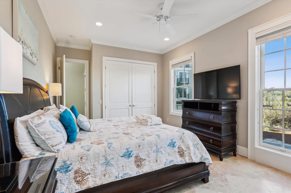 27 Singleton Beach Place #140