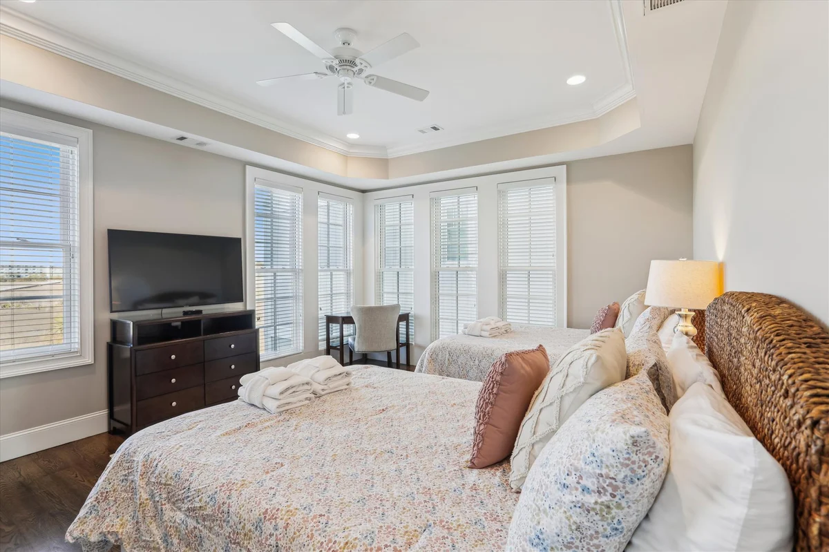 27 Singleton Beach Place #84