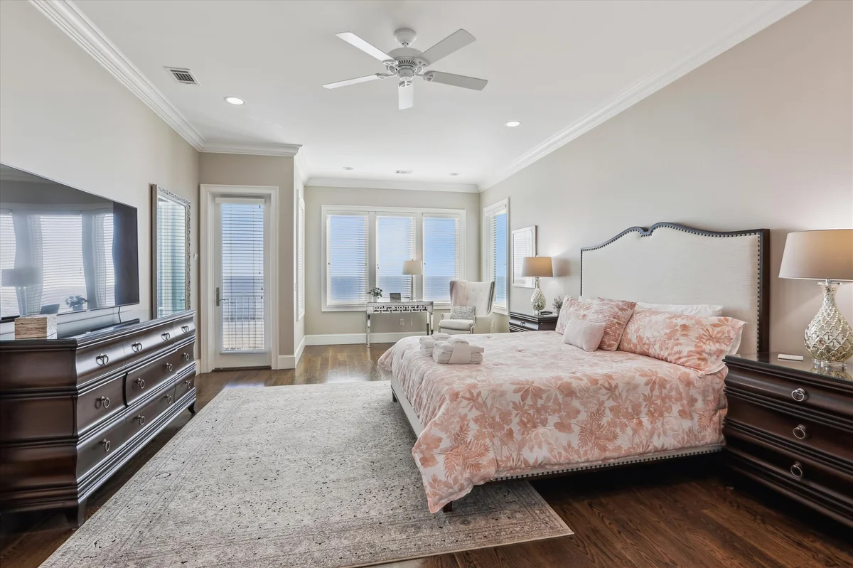 27 Singleton Beach Place #117