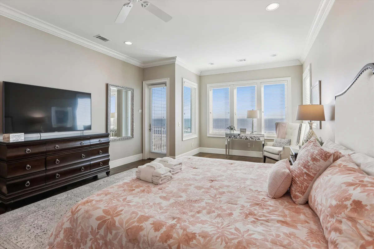 27 Singleton Beach Place #111