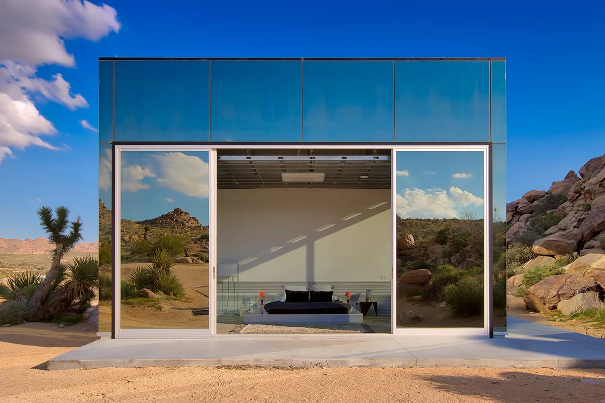 Uphill - Invisible House #48