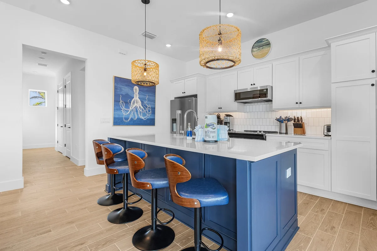 118 Luxury 4 Bed w/ Den 4.5 Bath | Heated Pool & Spa #34