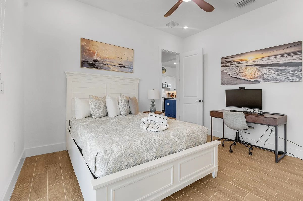118 Luxury 4 Bed w/ Den 4.5 Bath | Heated Pool & Spa #66