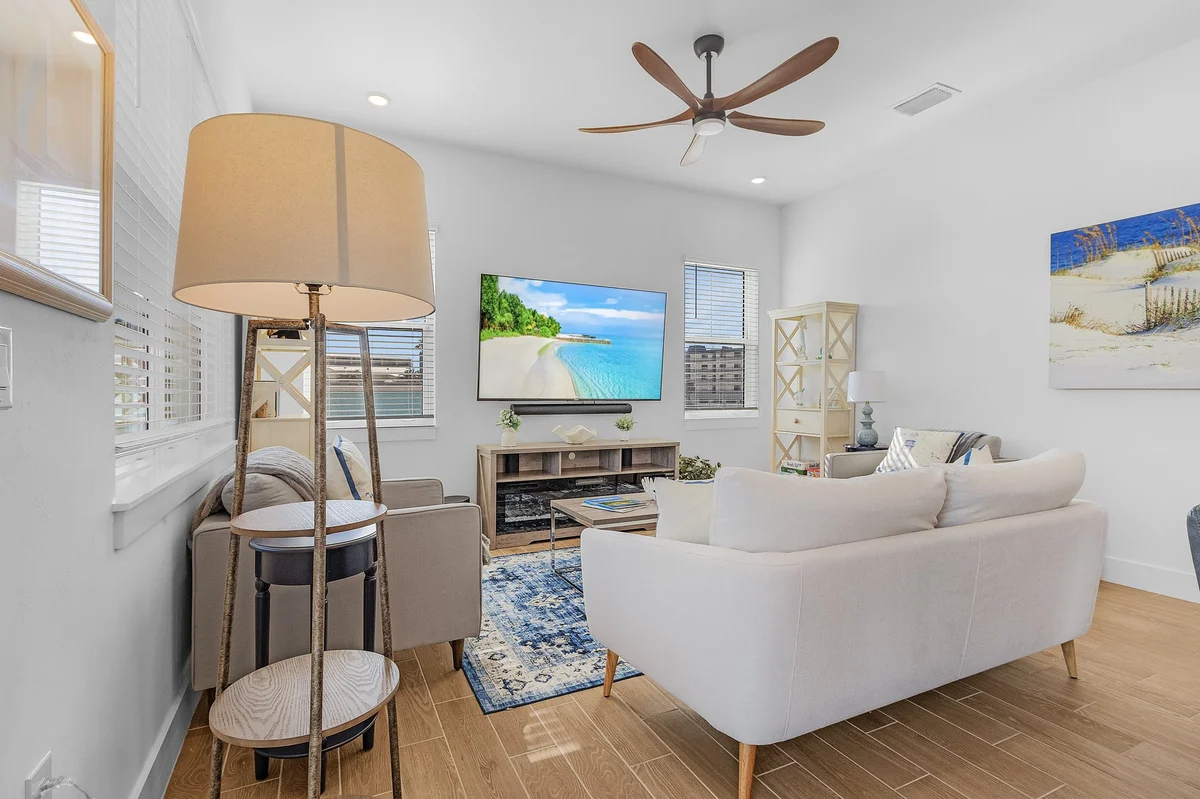 118 Luxury 4 Bed w/ Den 4.5 Bath | Heated Pool & Spa #60