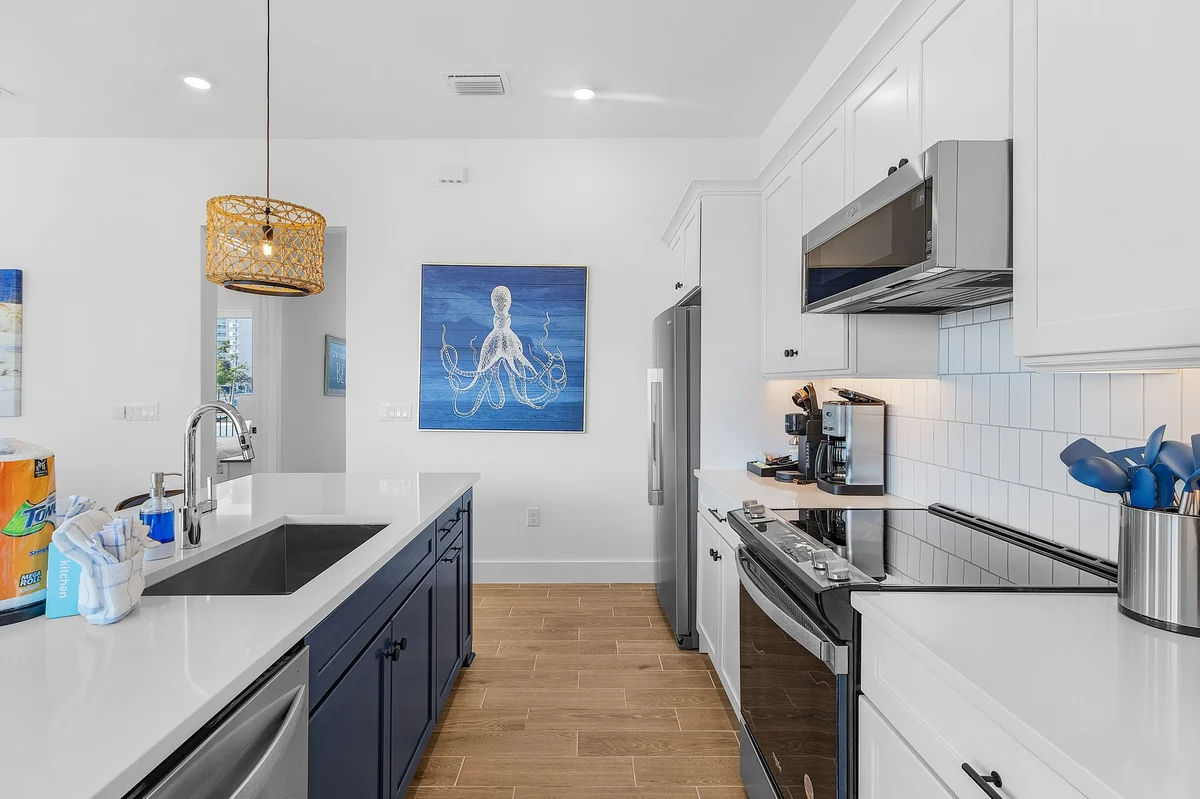 118 Luxury 4 Bed w/ Den 4.5 Bath | Heated Pool & Spa #37