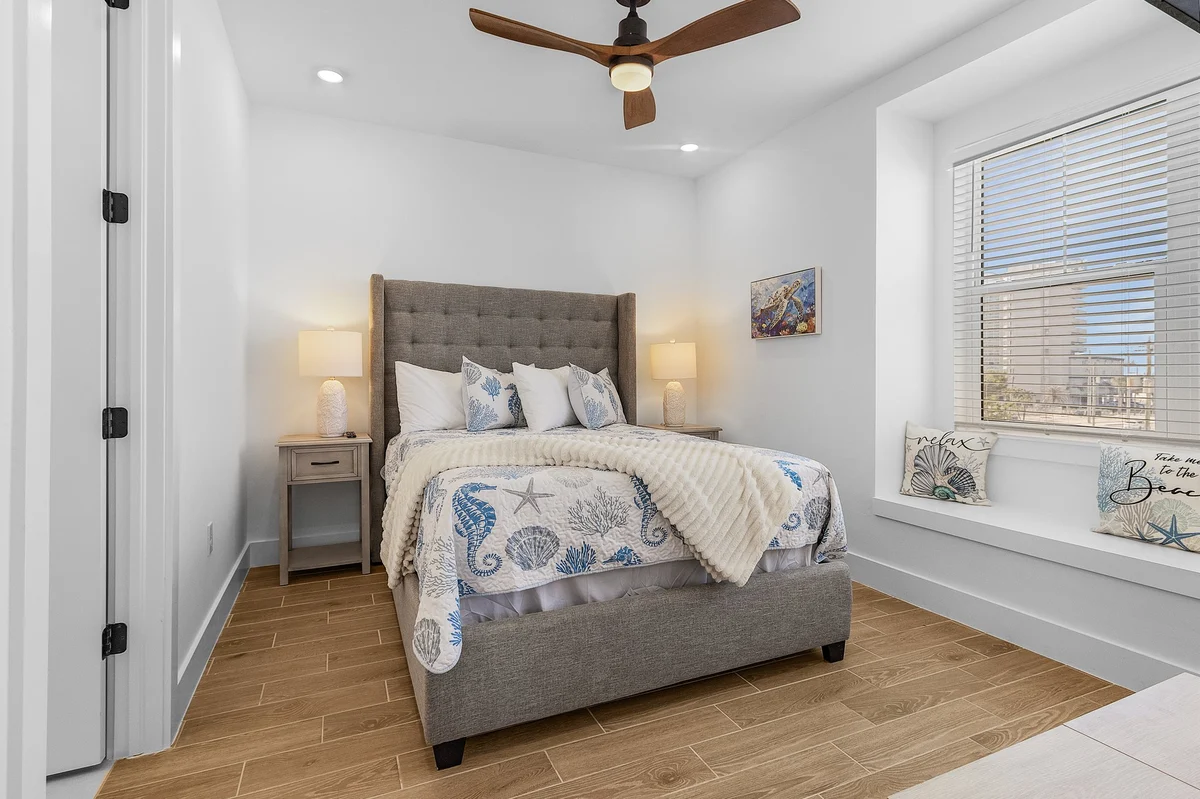 118 Luxury 4 Bed w/ Den 4.5 Bath | Heated Pool & Spa #45