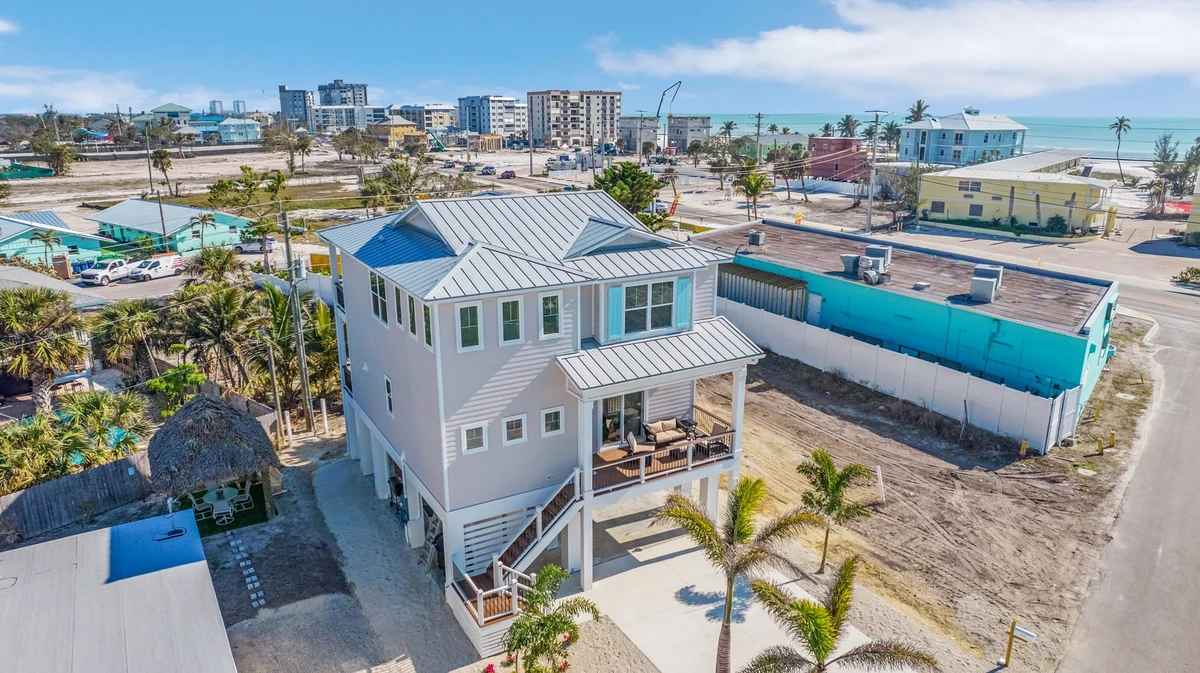 118 Luxury 4 Bed w/ Den 4.5 Bath | Heated Pool & Spa #55