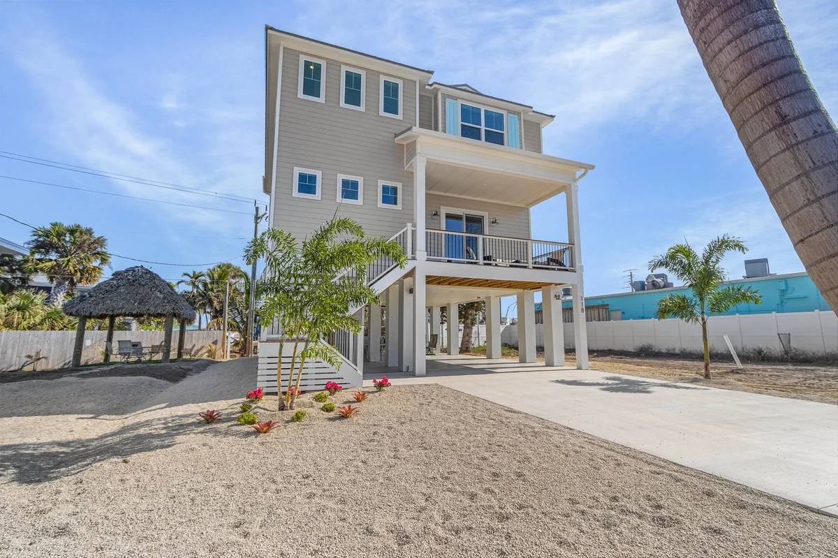 118 Luxury 4 Bed w/ Den 4.5 Bath | Heated Pool & Spa #65