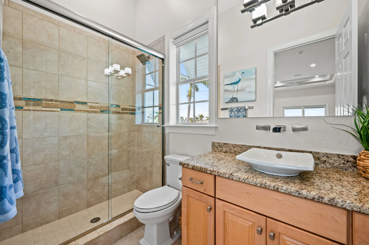 8214 Papa's Boat House Private Beach House: Heated Pool & Ocean #29