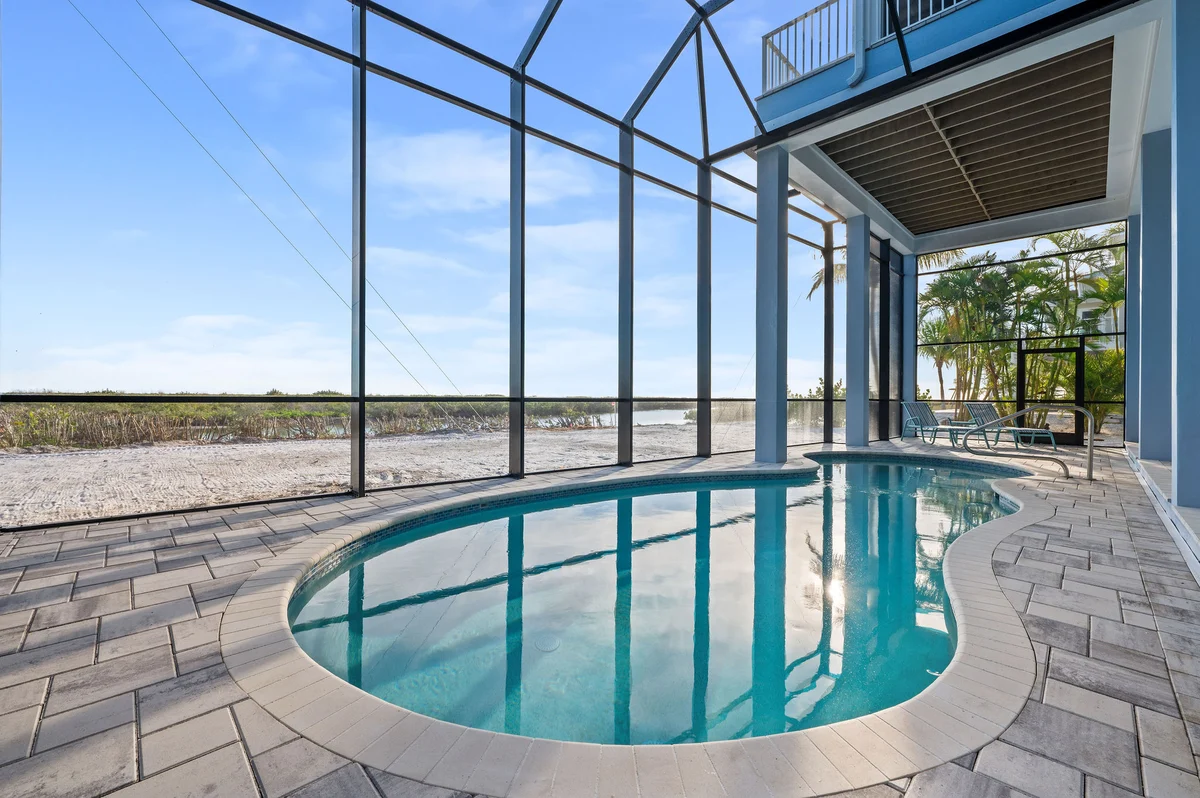 8214 Papa's Boat House Private Beach House: Heated Pool & Ocean #35