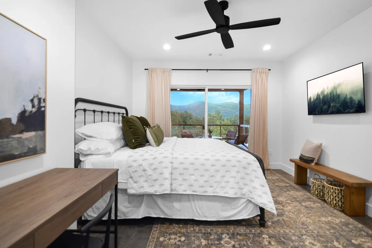 Mountain View Manor #102