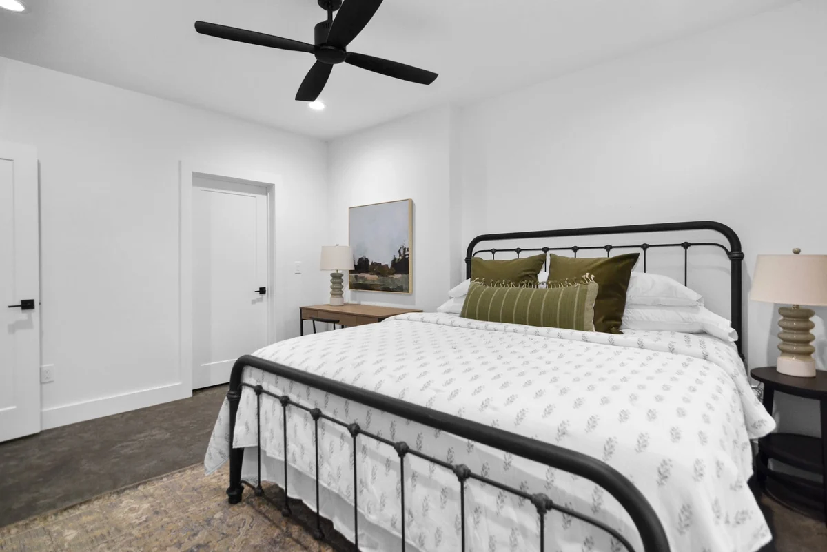 Mountain View Manor #113