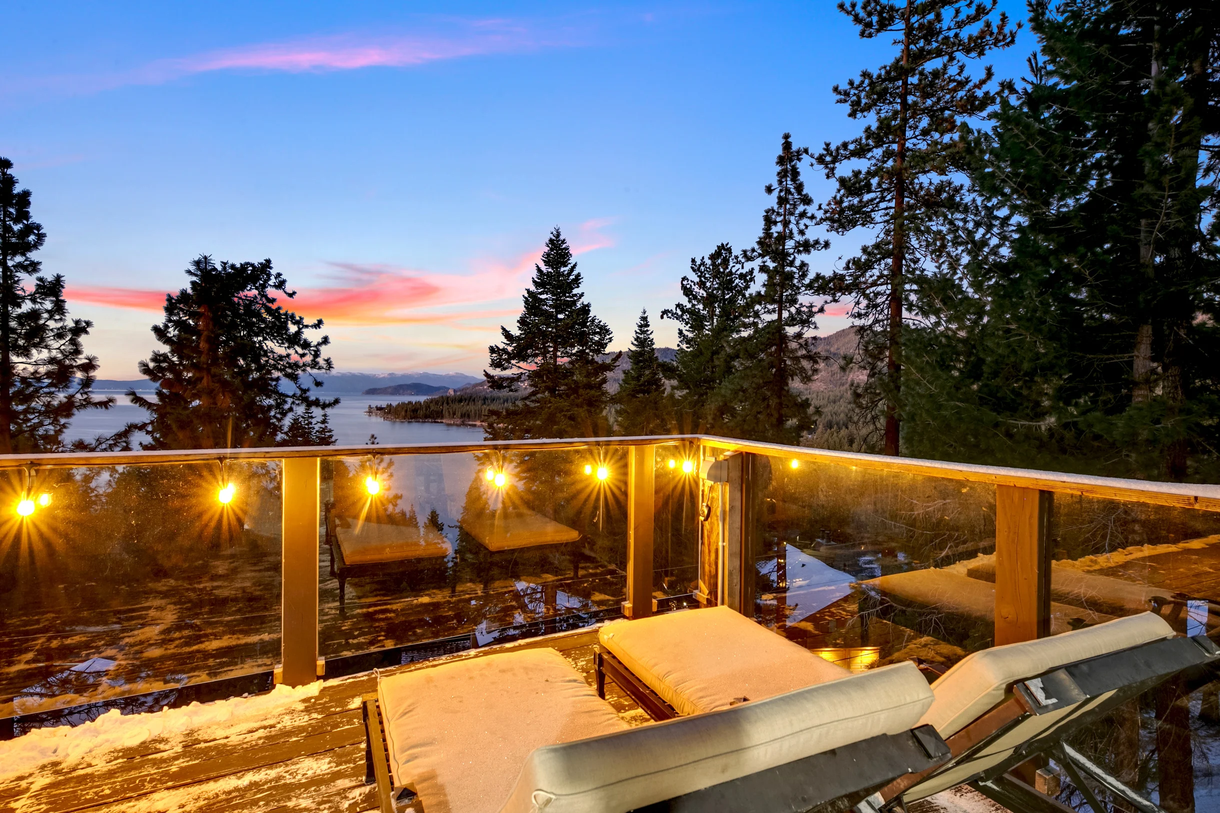 Heavenly lakeview home with hot tub and large kitchen Luxe42 #132