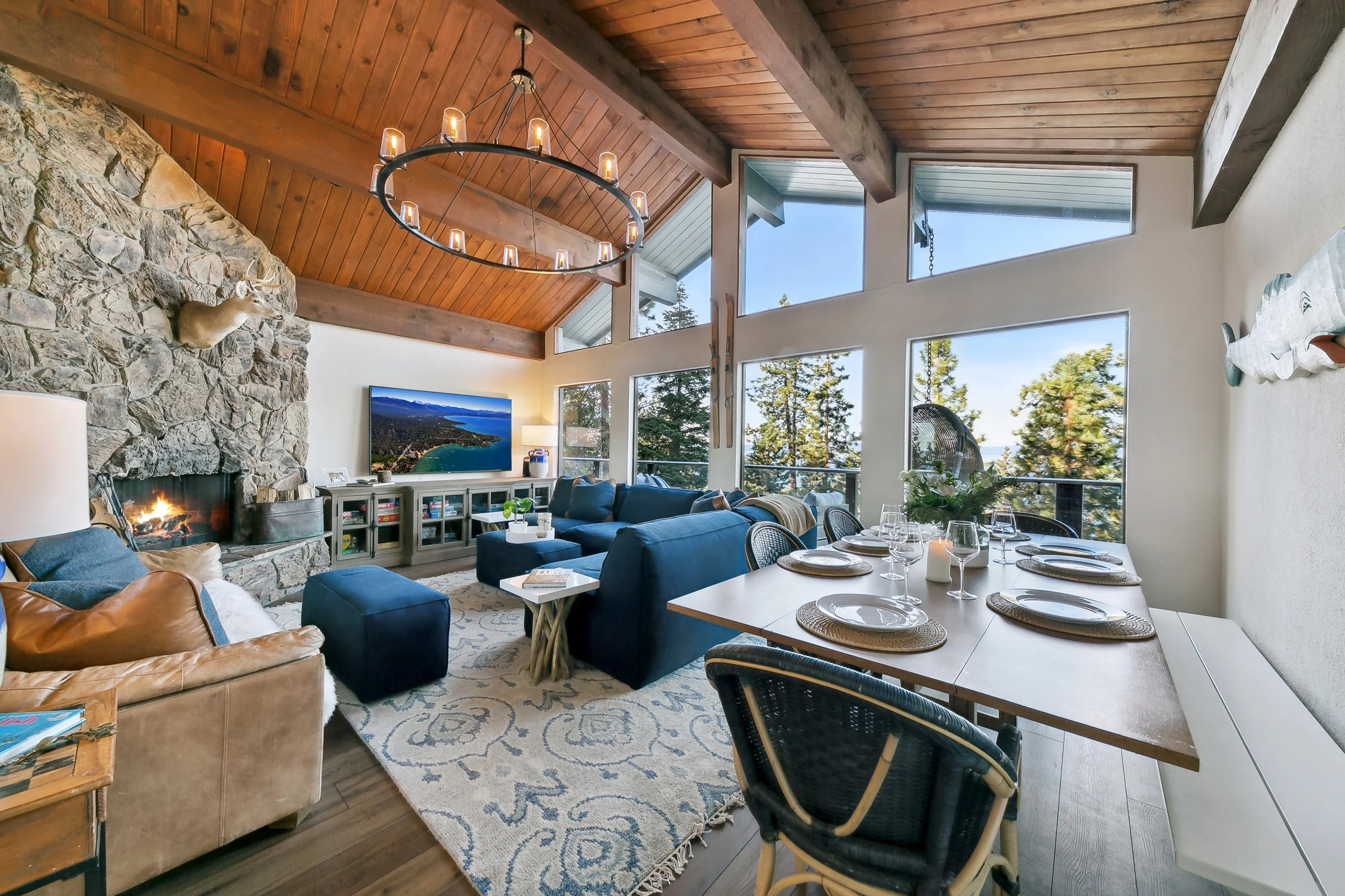 Heavenly lakeview home with hot tub and large kitchen Luxe42 #68