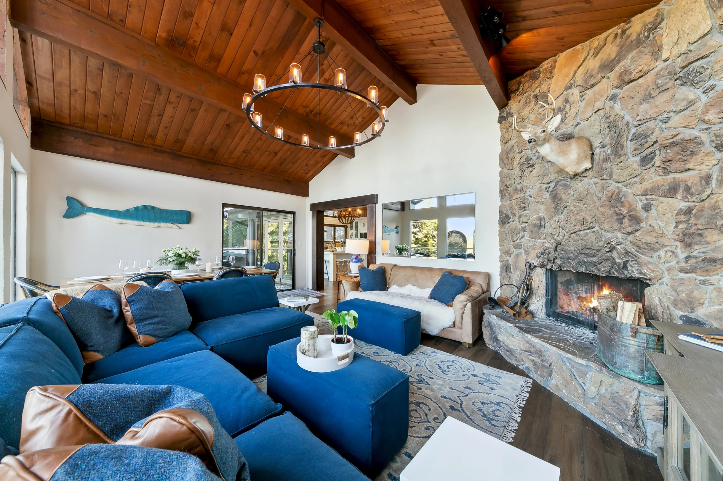 Heavenly lakeview home with hot tub and large kitchen Luxe42 #76