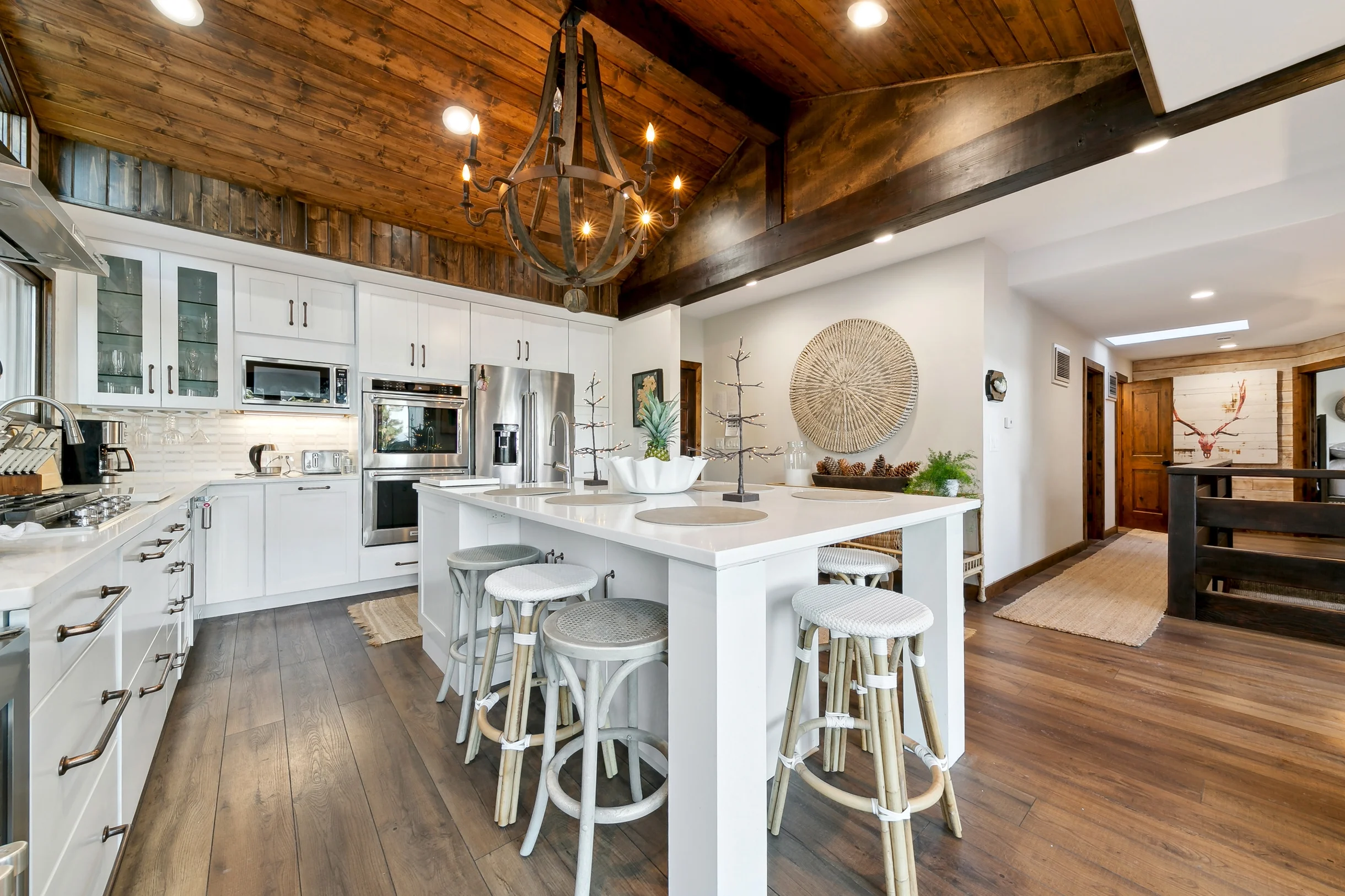 Heavenly lakeview home with hot tub and large kitchen Luxe42 #69