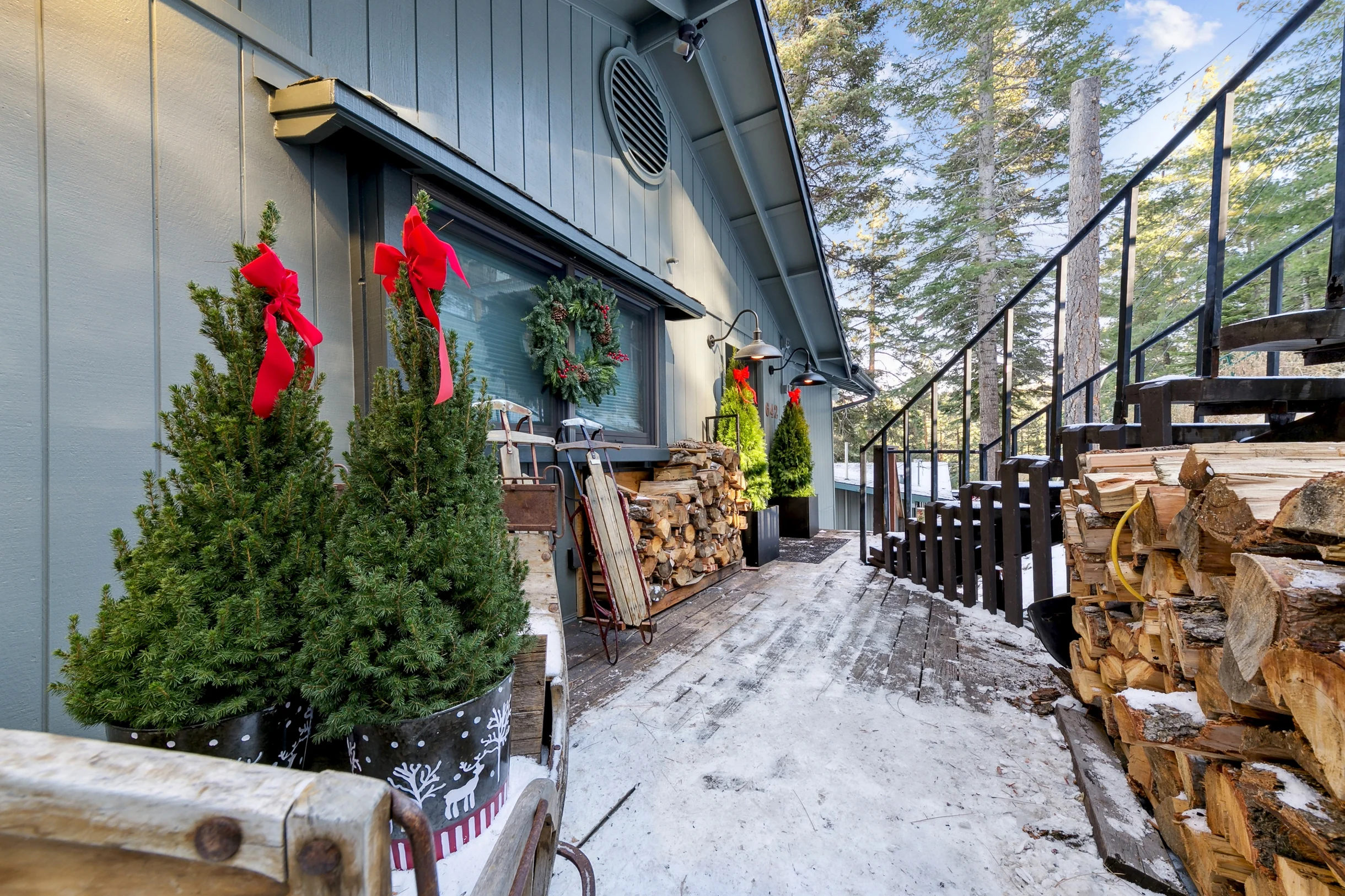 Heavenly lakeview home with hot tub and large kitchen Luxe42 #107