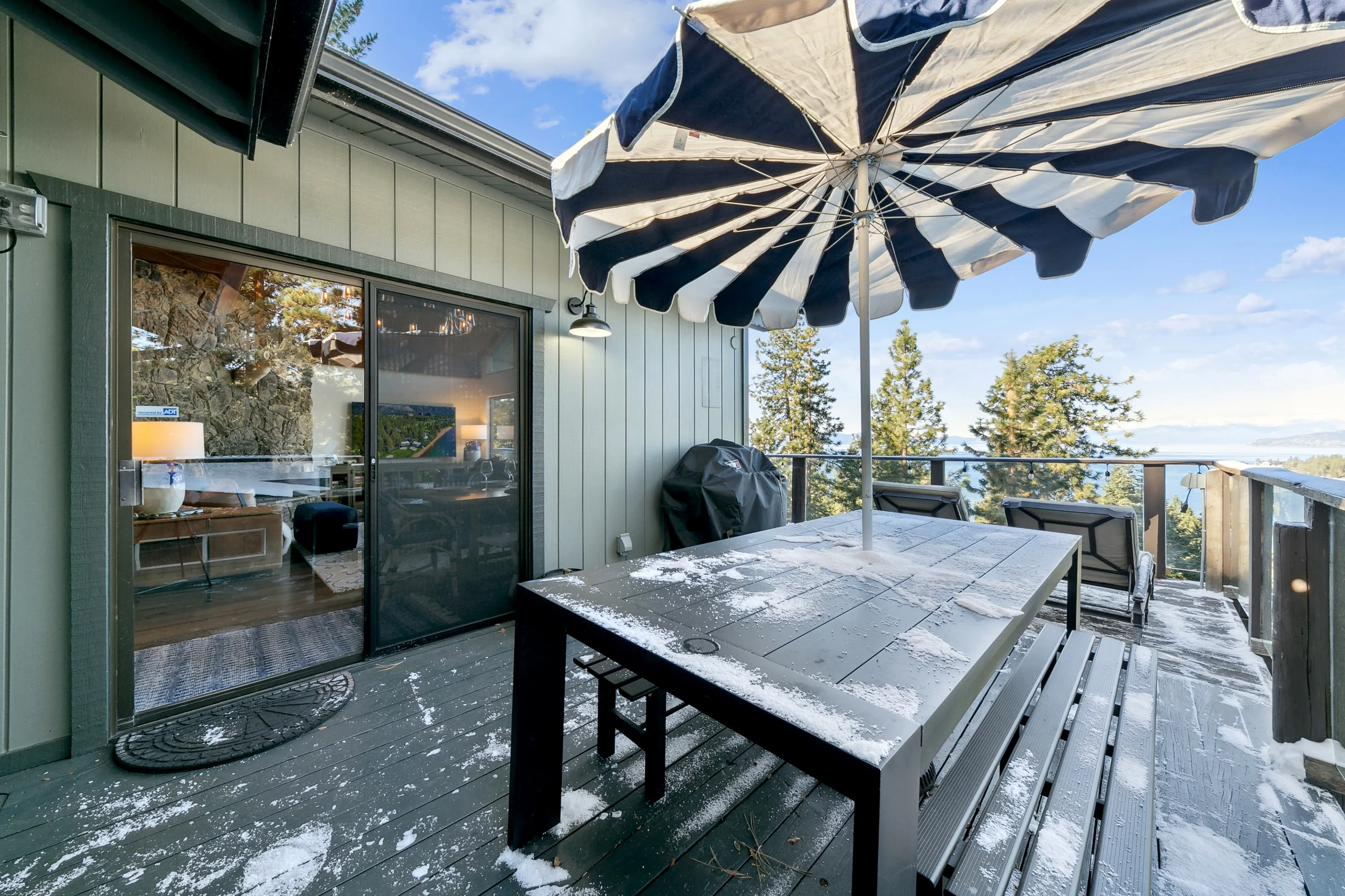 Heavenly lakeview home with hot tub and large kitchen Luxe42 #106