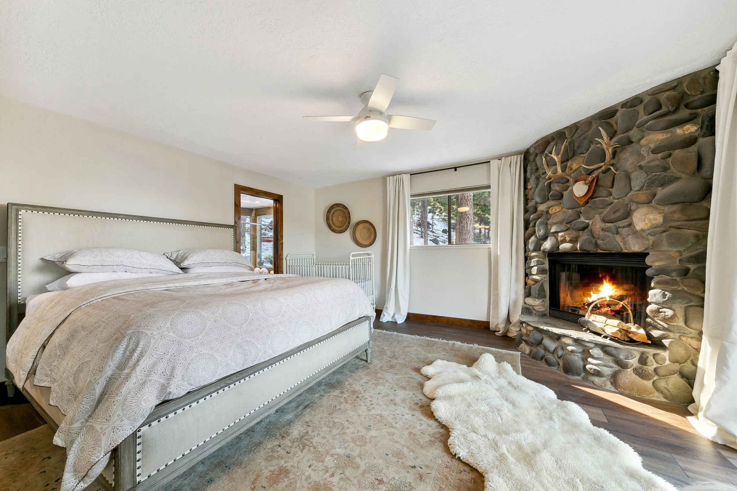 Heavenly lakeview home with hot tub and large kitchen Luxe42 #91