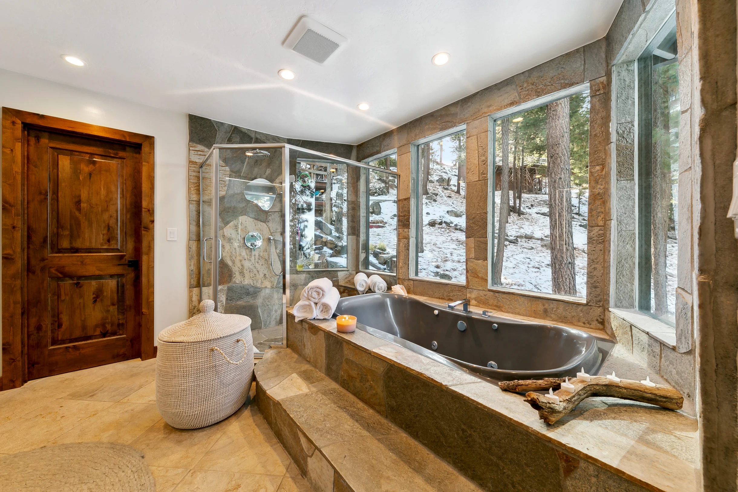 Heavenly lakeview home with hot tub and large kitchen Luxe42 #93
