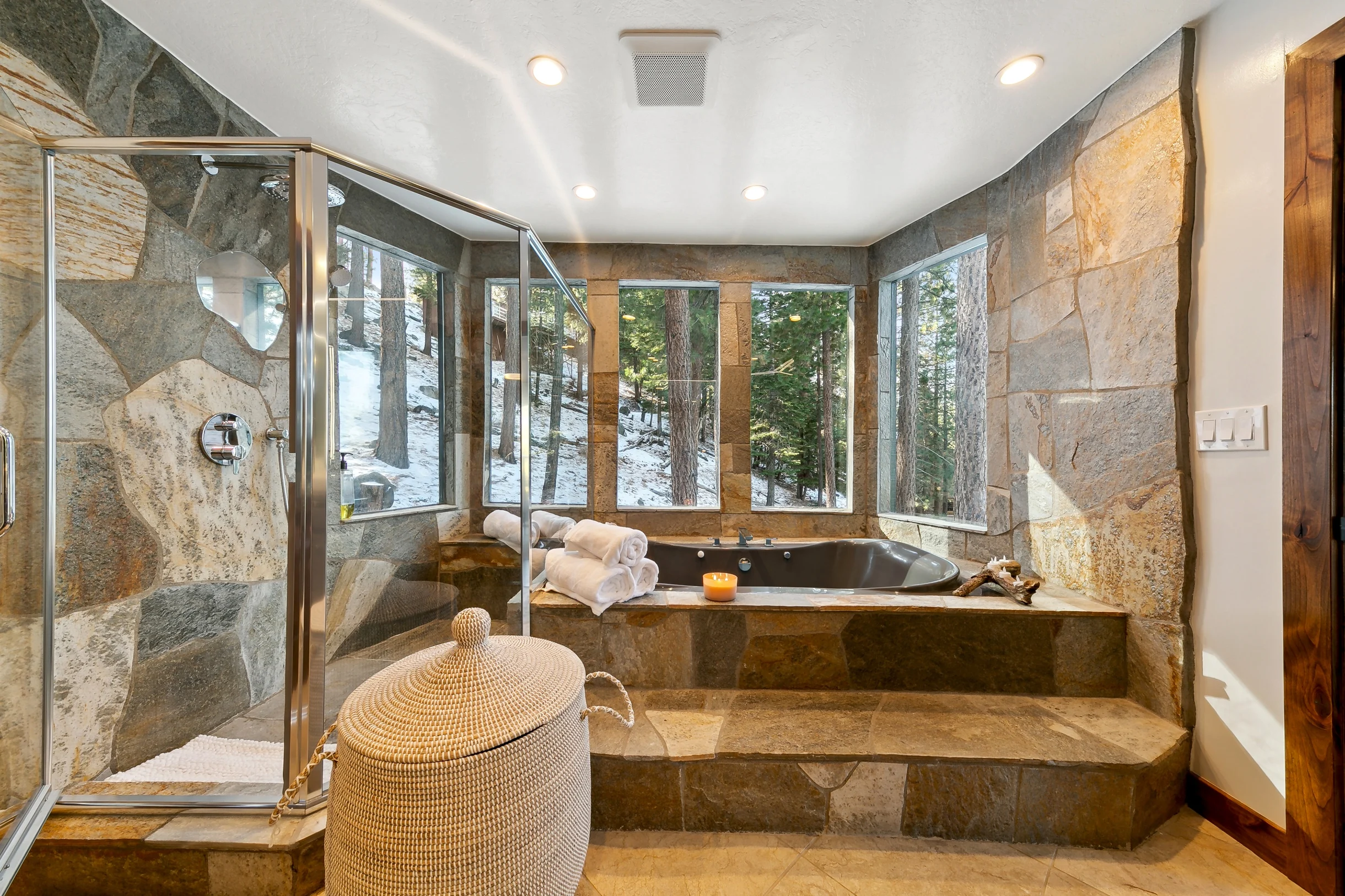 Heavenly lakeview home with hot tub and large kitchen Luxe42 #83