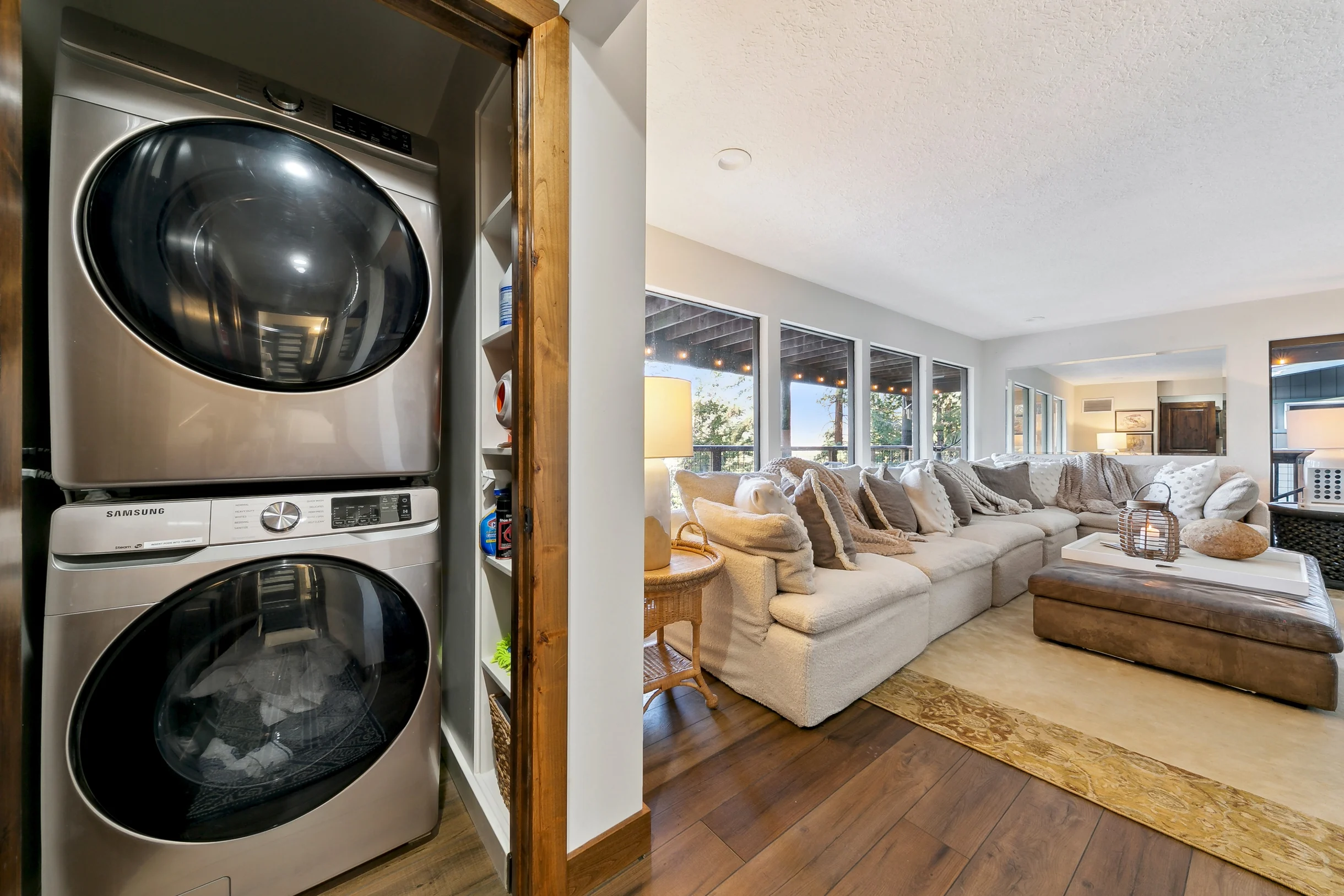 Heavenly lakeview home with hot tub and large kitchen Luxe42 #104