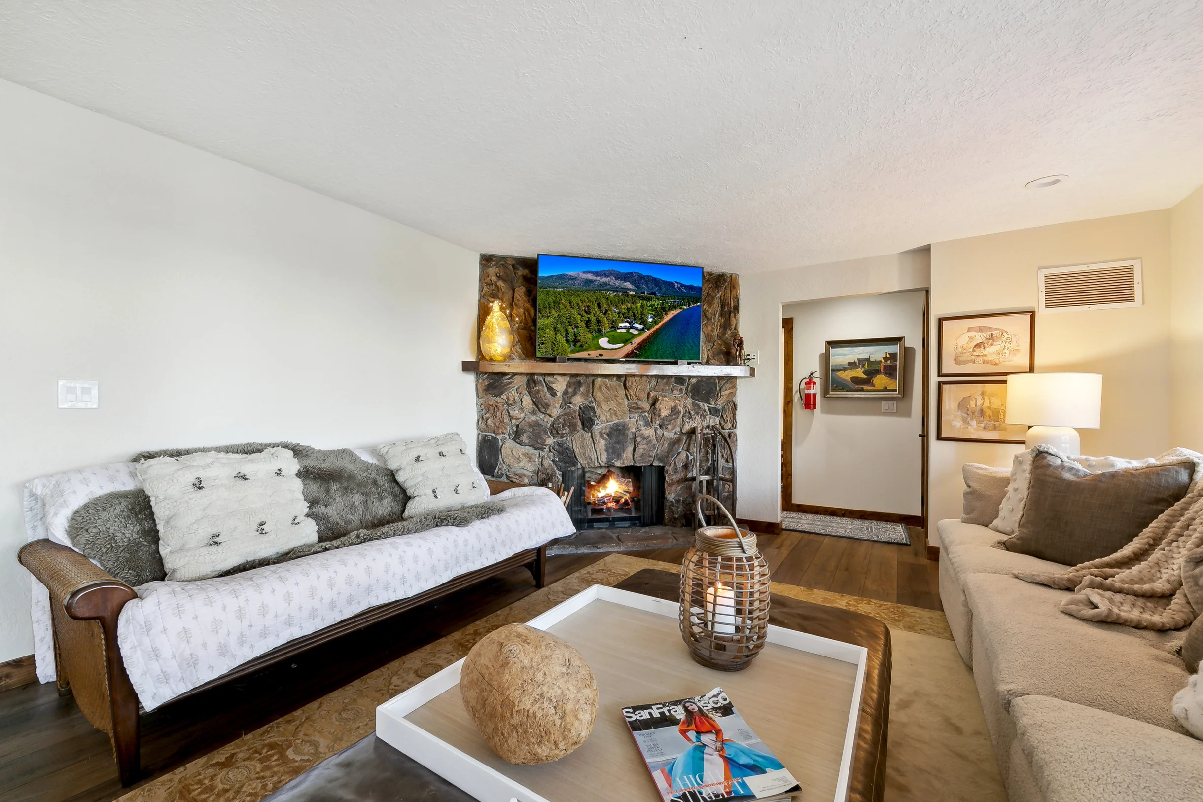 Heavenly lakeview home with hot tub and large kitchen Luxe42 #99