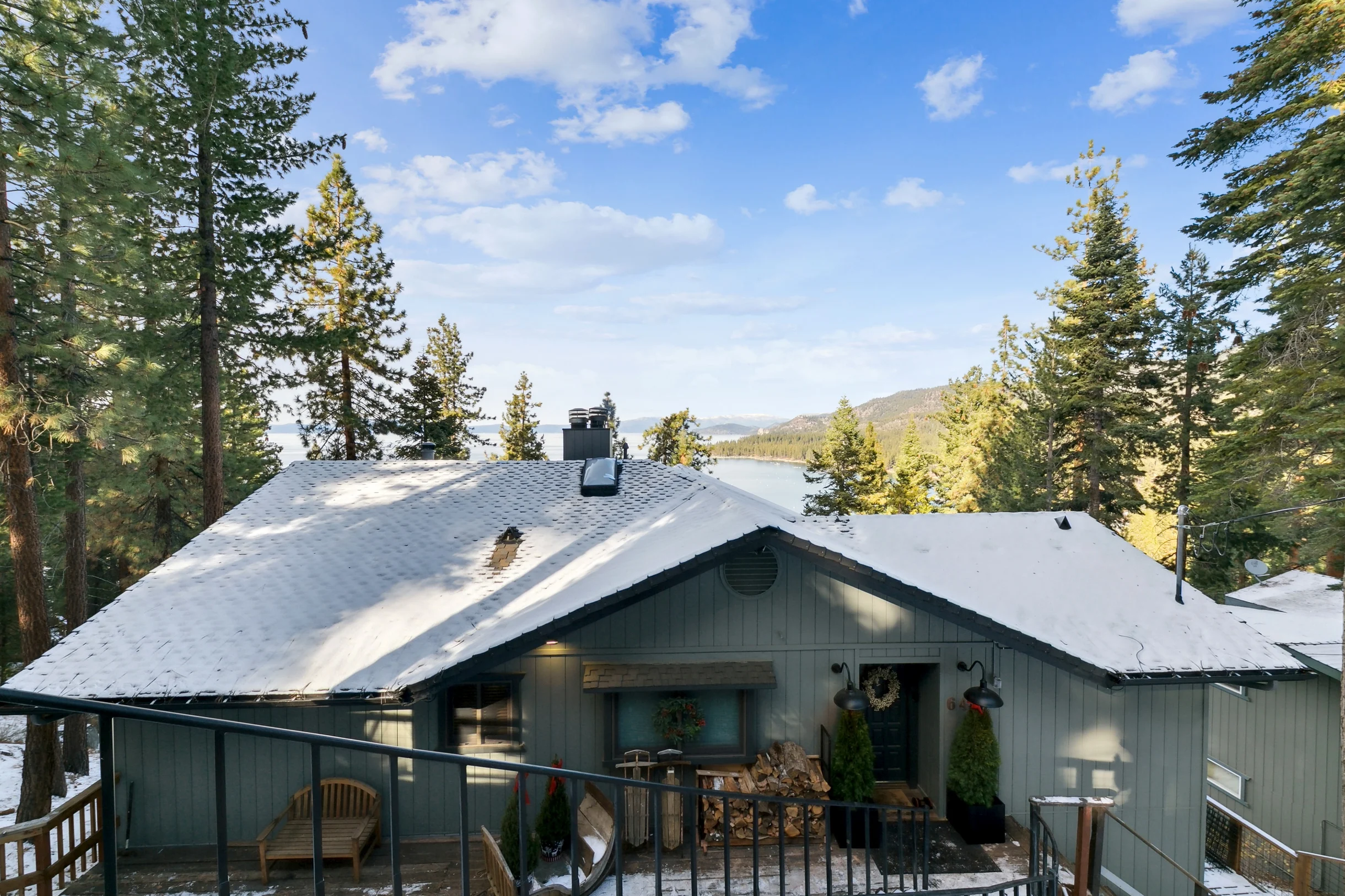 Heavenly lakeview home with hot tub and large kitchen Luxe42 #119