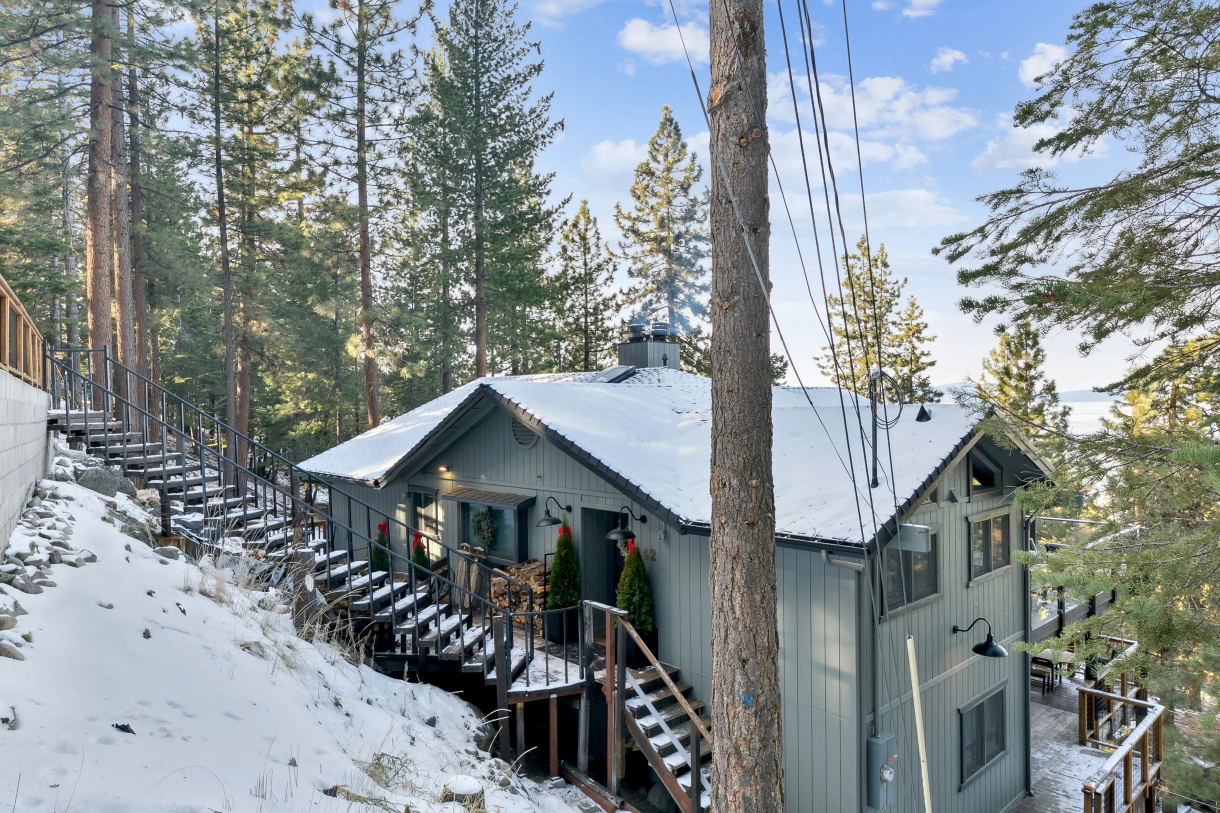 Heavenly lakeview home with hot tub and large kitchen Luxe42 #135