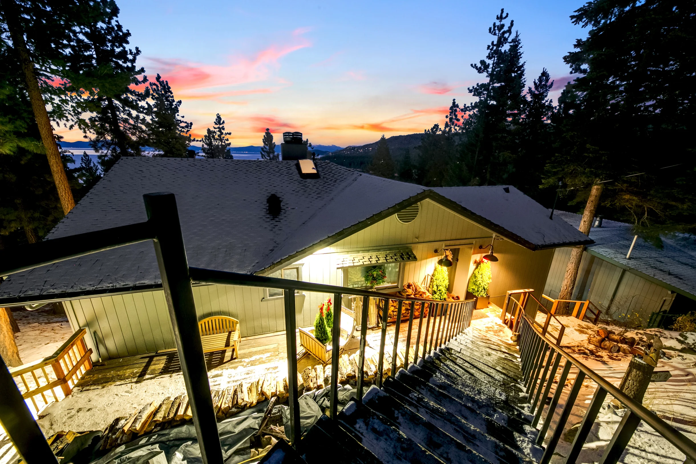 Heavenly lakeview home with hot tub and large kitchen Luxe42 #138