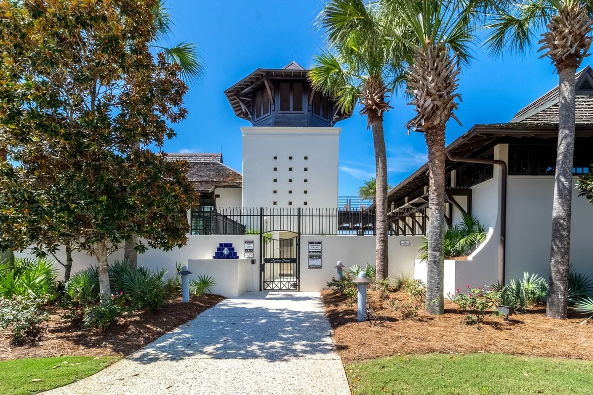 Coastal Corner Cottage #137
