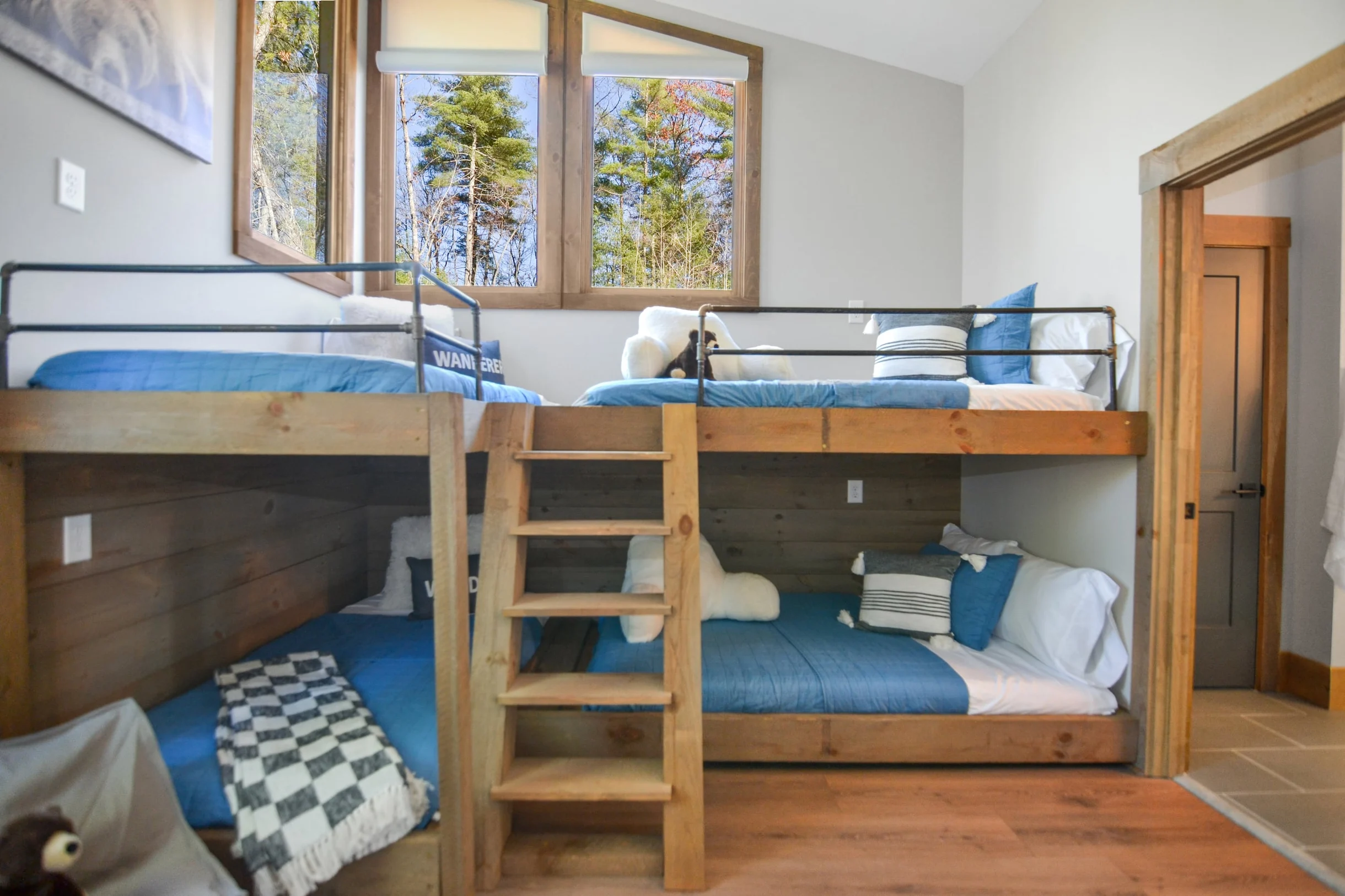 Splash Mountain Lodge #80