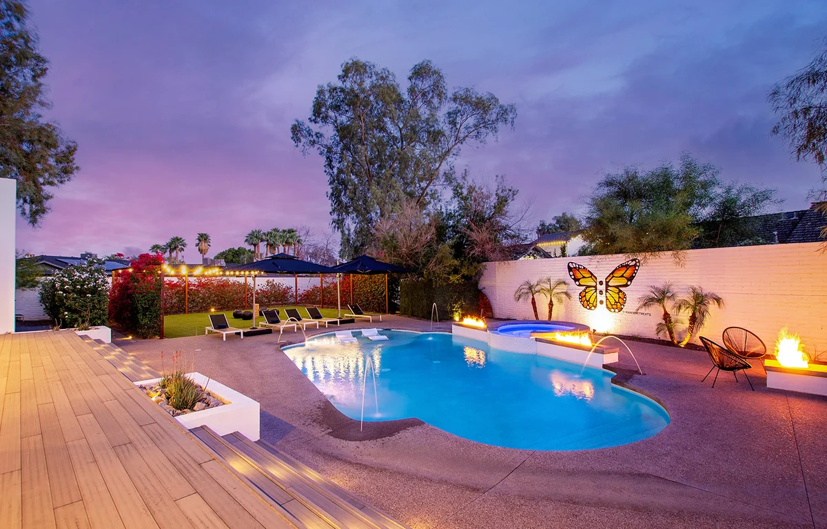 Manor on Camelback #140