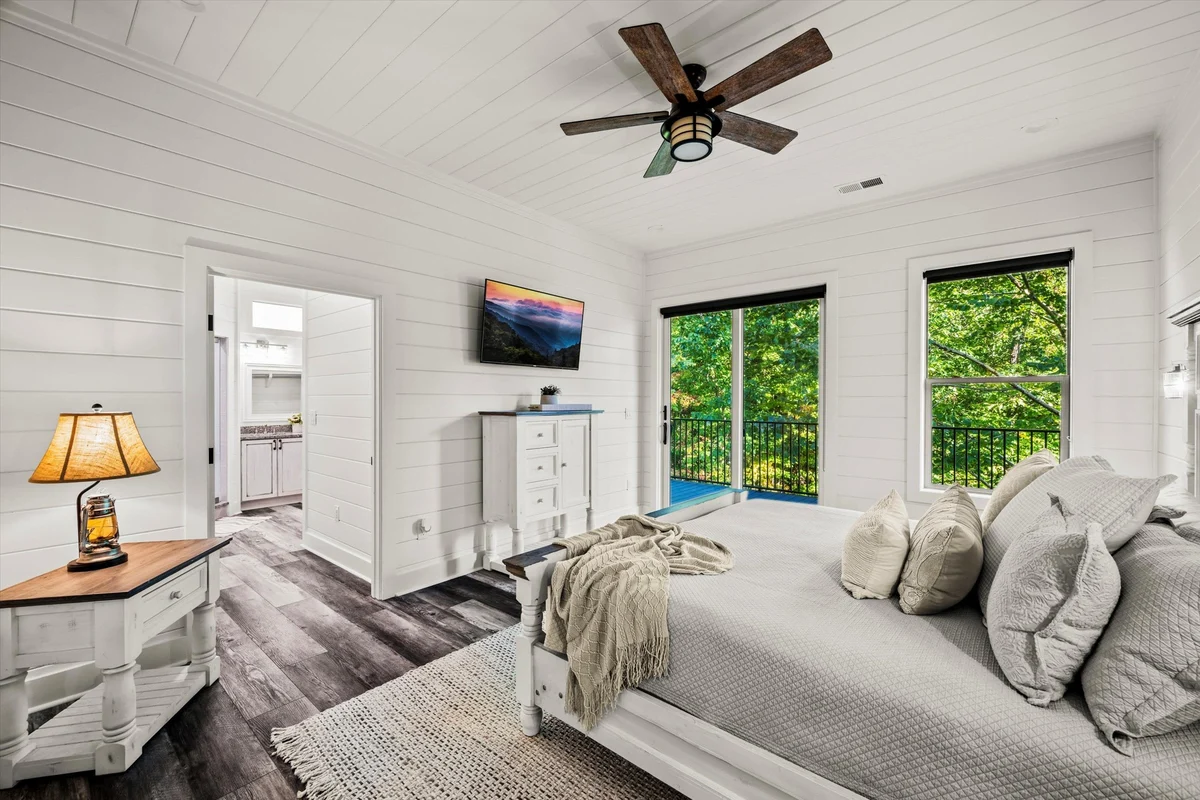 Firefly Mountain Retreat #124