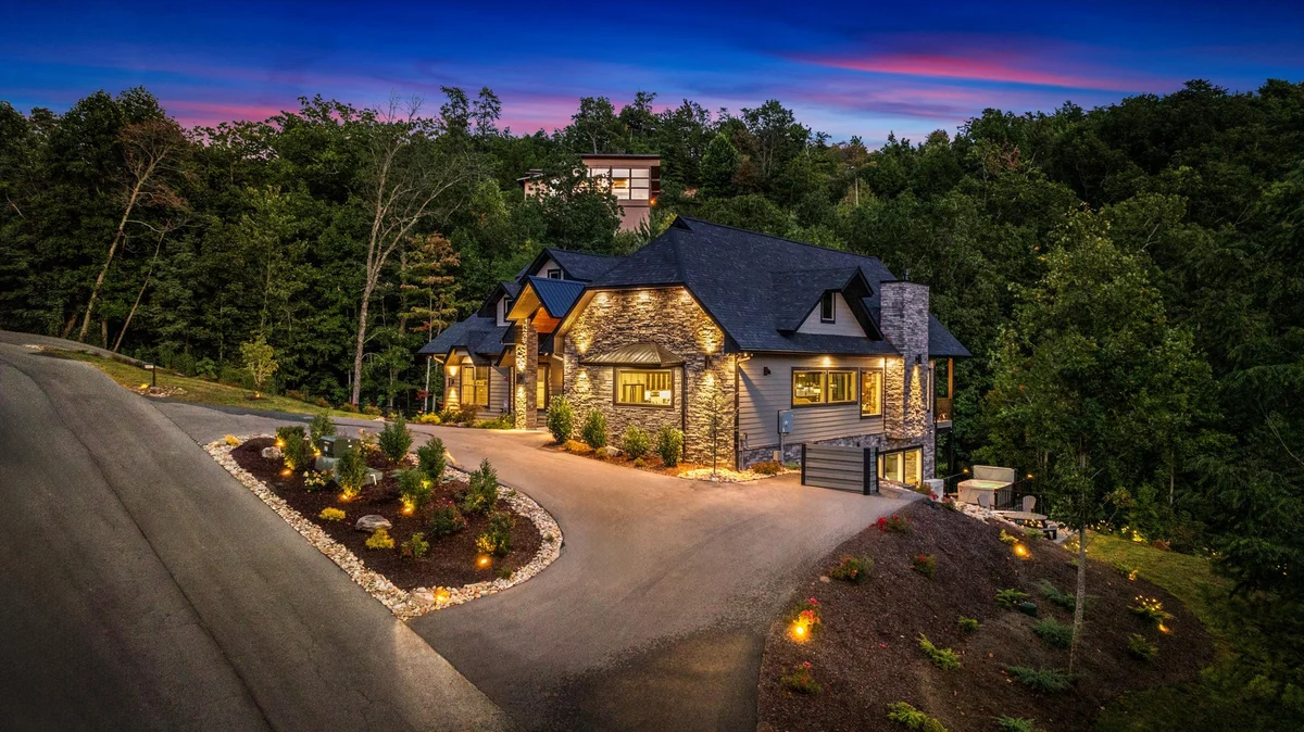 Firefly Mountain Retreat #140