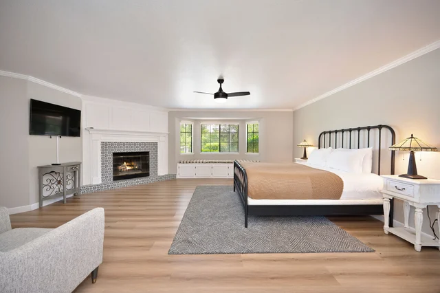 King bed image 1